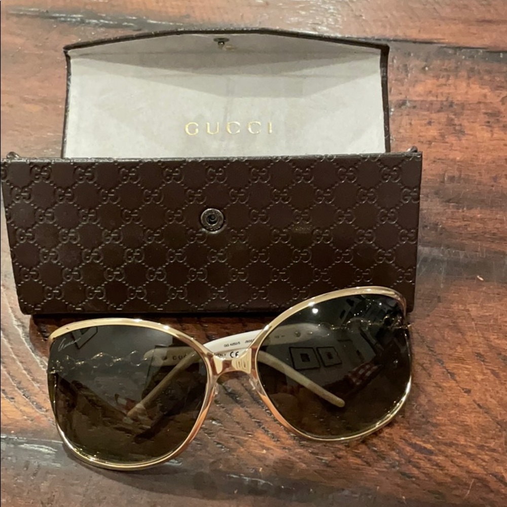 BNWOT Gucci 4250s sunglasses